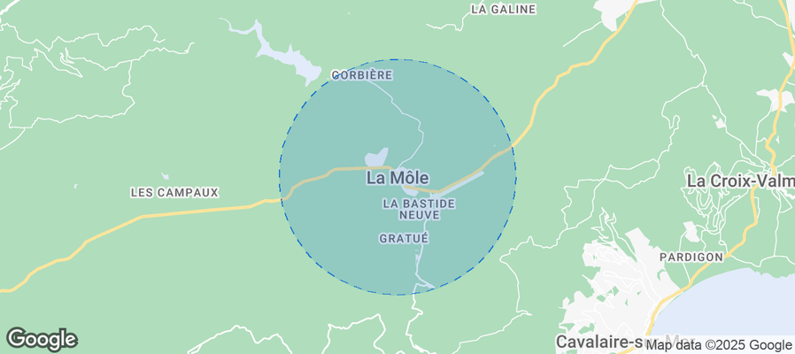 Discover La Môle Airbnb Analytics